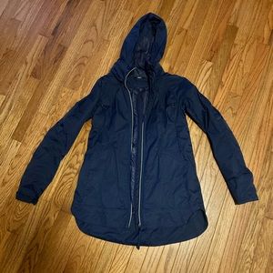 Women’s Lululemon rain jacket